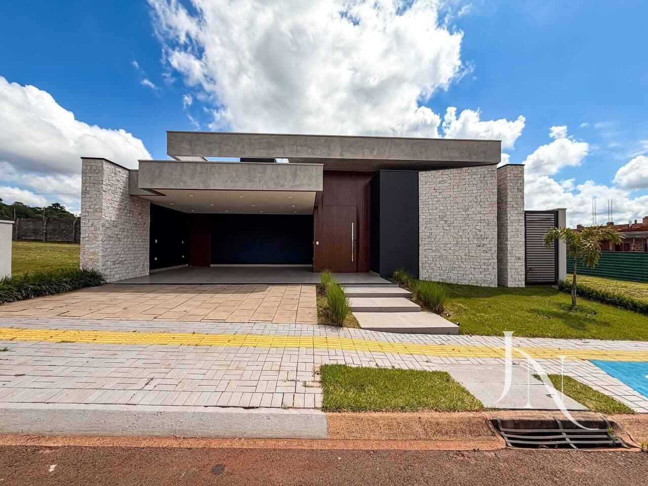 CONDOMÍNIO AGUAS CLARAS - CASA TÉRREA A VENDA - 20% DE ENTRADA E 100X COM PROPRIETÁRIO
