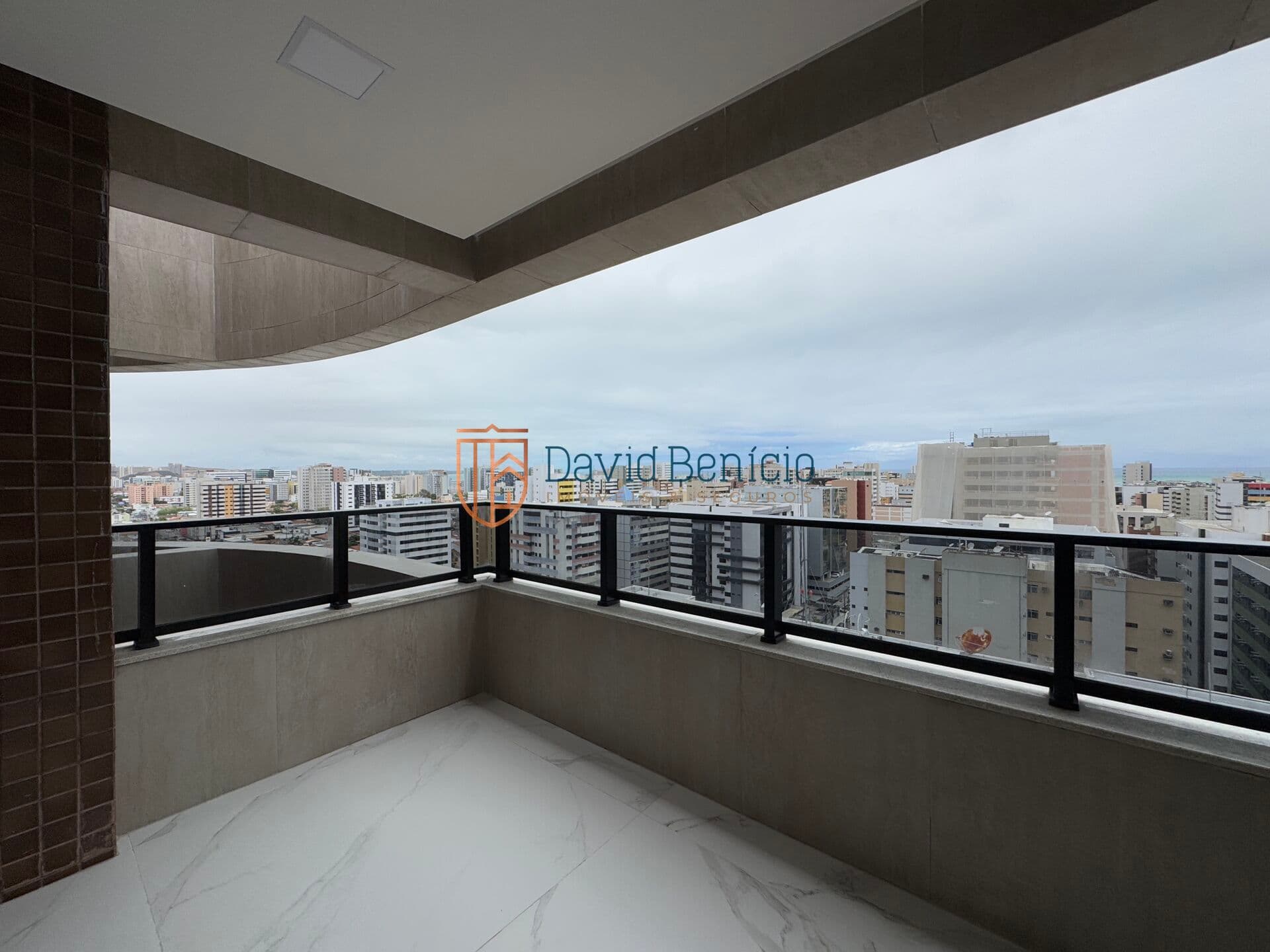 Apartamento com 3 Suítes à venda na Ponta Verde
