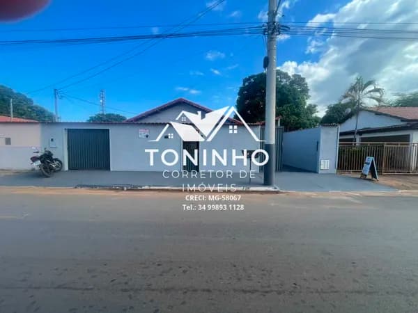 Casa em Centro, Lagoa Grande/MG