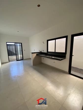 CASA A VENDA NO JARDIM ADELINHA