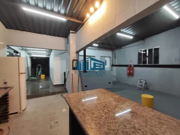 Casa 4 dormitórios excelente estrutura e área de lazer á Venda