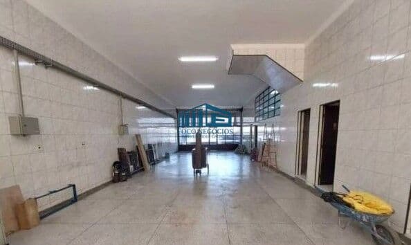 Excelente Salão Comercial de 250 m² com Escritório e Cozinha Planejada!