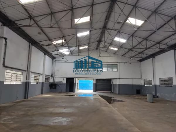 **Galpão para alugar, 835 m² por R$ 10.000/mês - Piraporinha - Diadema/SP**
