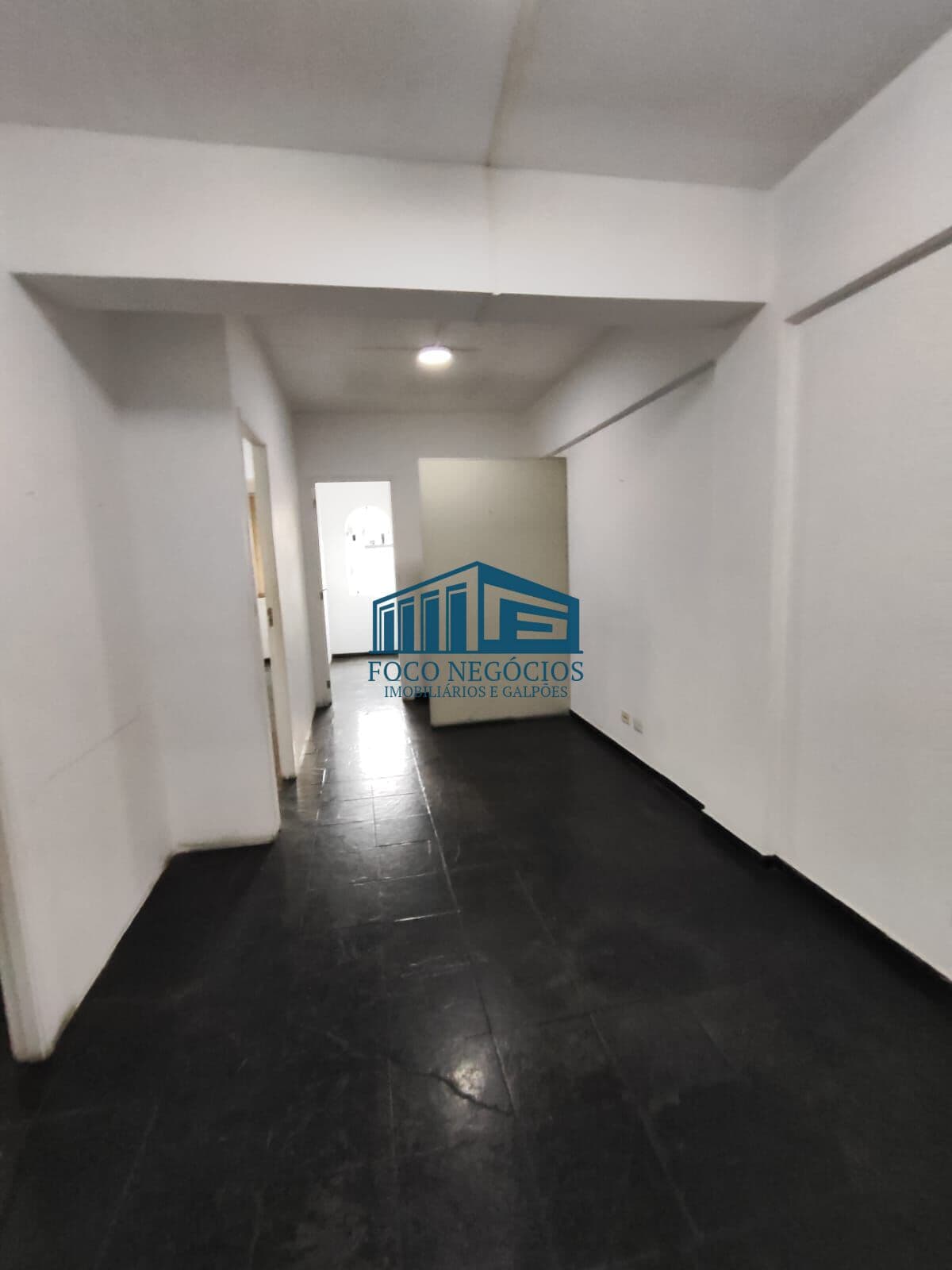 Sala Comercial para Locação - 56 m² por R$ 2.900/mês