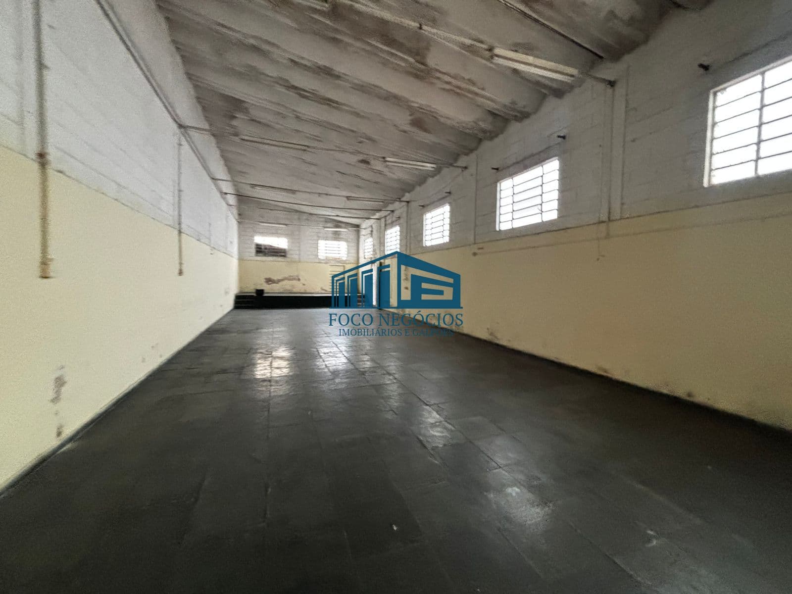 🏭✨ GALPÃO MULTIFUNCIONAL NO CORAÇÃO DO SERRARIA – IDEAL PARA IGREJAS E DIVERSAS ATIVIDADES! ✨🏭