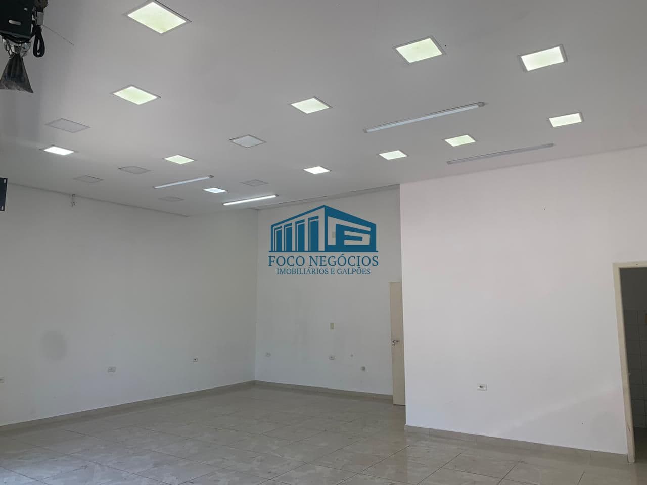 Loja- Salão Comercial em Serraria, Diadema