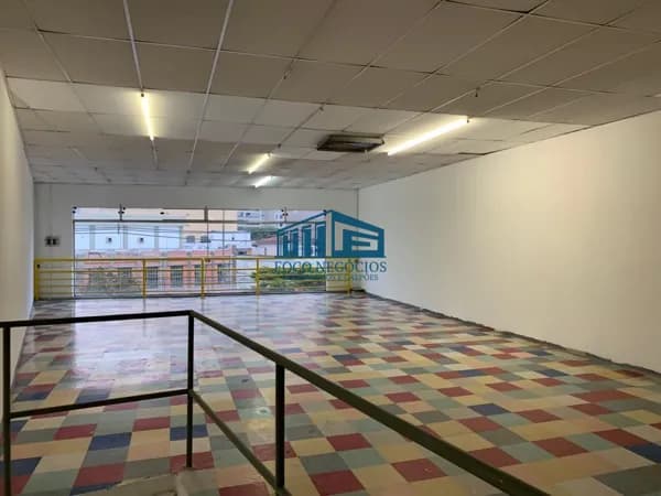 Salão comercial- Sobreloja