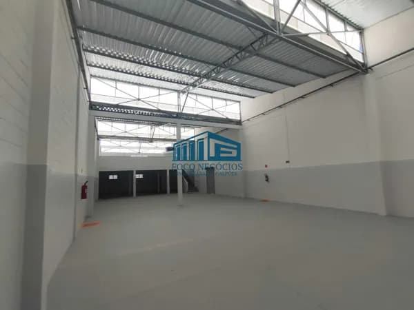 Galpão Industrial para Alugar - 625 m² de Construção - Diadema/SP