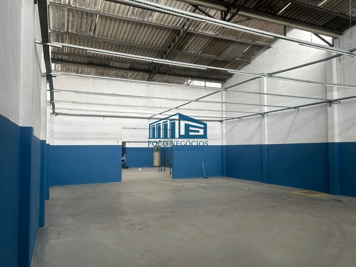 Galpão Industrial de 400 m² para Locação em Diadema