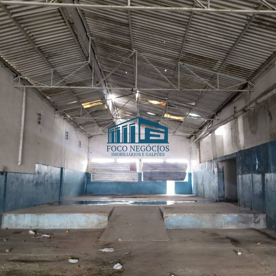 Galpão comercial amplo com 1.075 m² de área total, localizado em excelente região próxima à Av. Vereador Abel Ferreira e Av. Sapopemba.