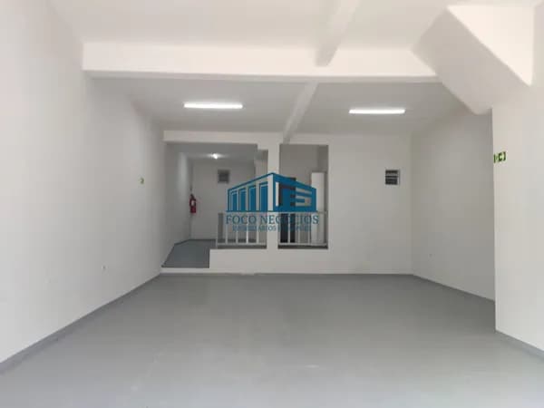 SALÃO COMERCIAL REFORMADO E PRONTO PARA USO