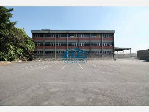 Galpão Amplo para Locação – 60.000 m² de Área Total e 3.500 m² de Área Construída!