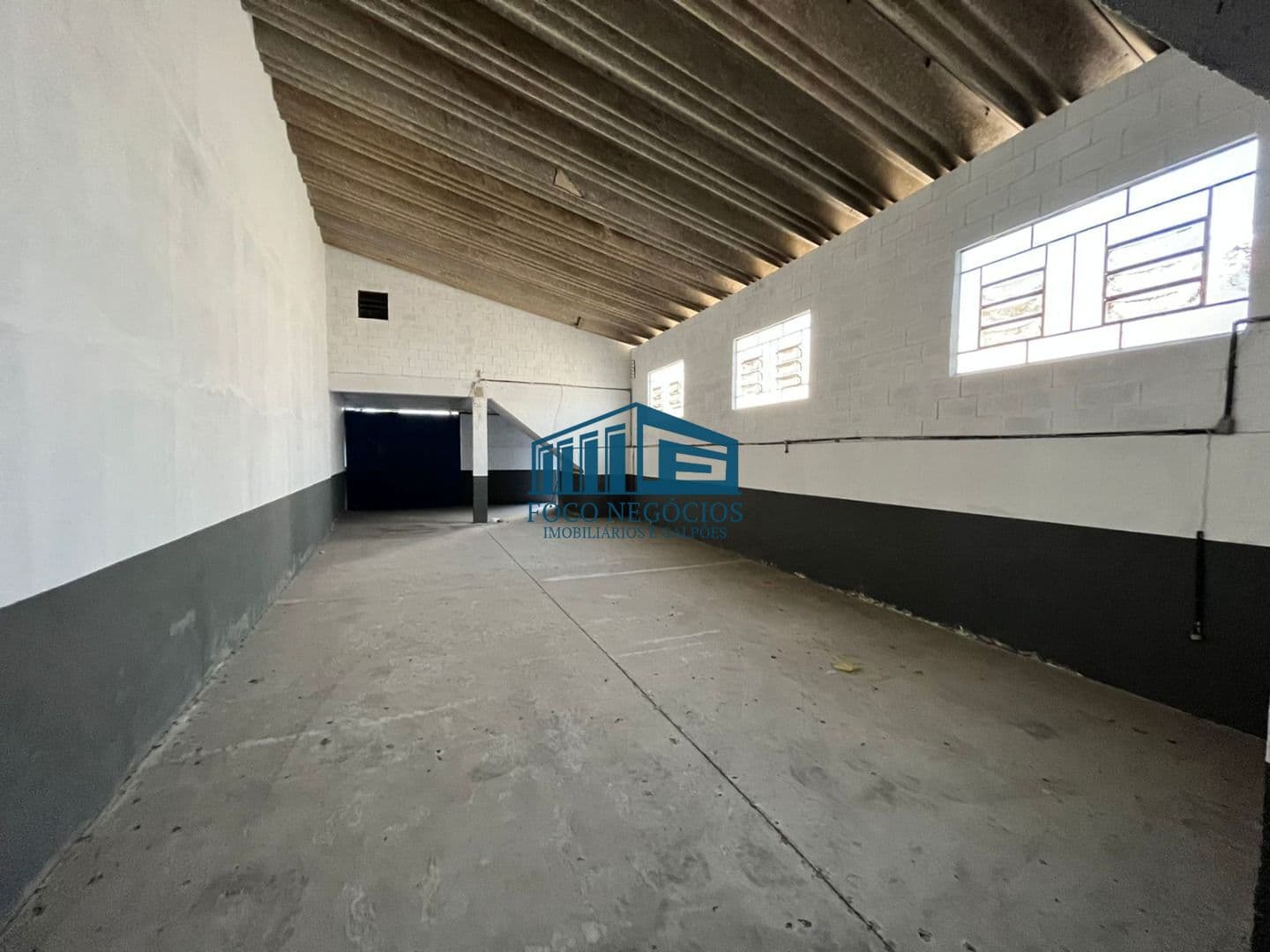 Galpão para alugar, 300 m² - Serraria - Diadema/SP