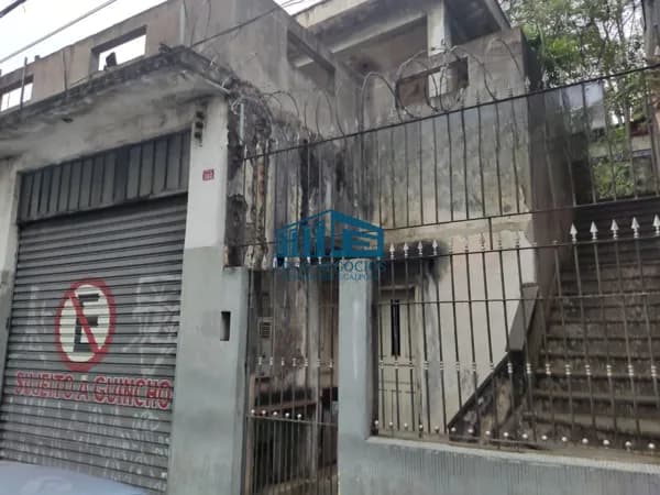 Casa à Venda - 3 Dormitórios, 1 Suíte - 307,98 m² de Terreno e 241,40 m² de Área Construída