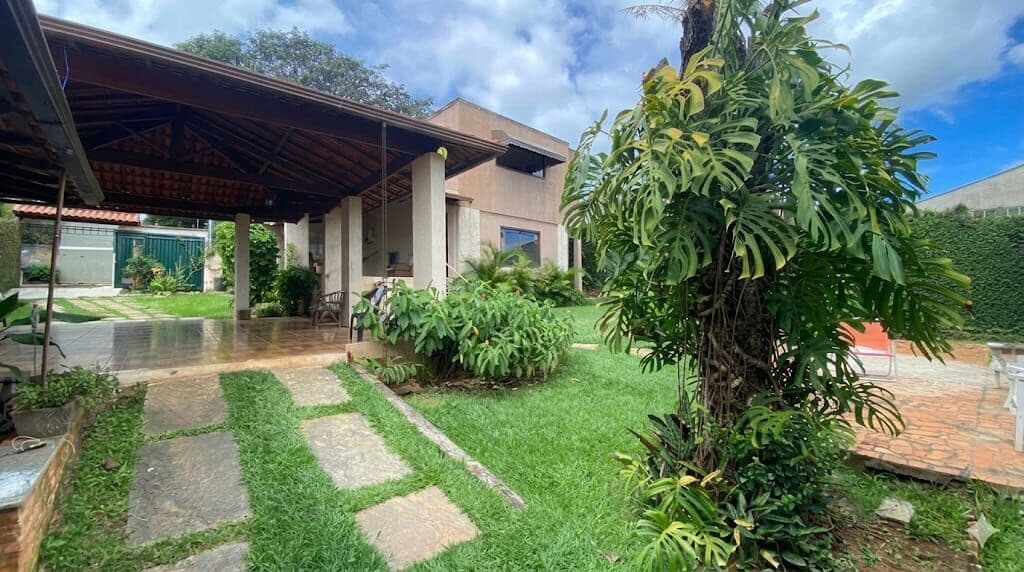 Casa de 237m com vista para Lagoa no Bairro Joá