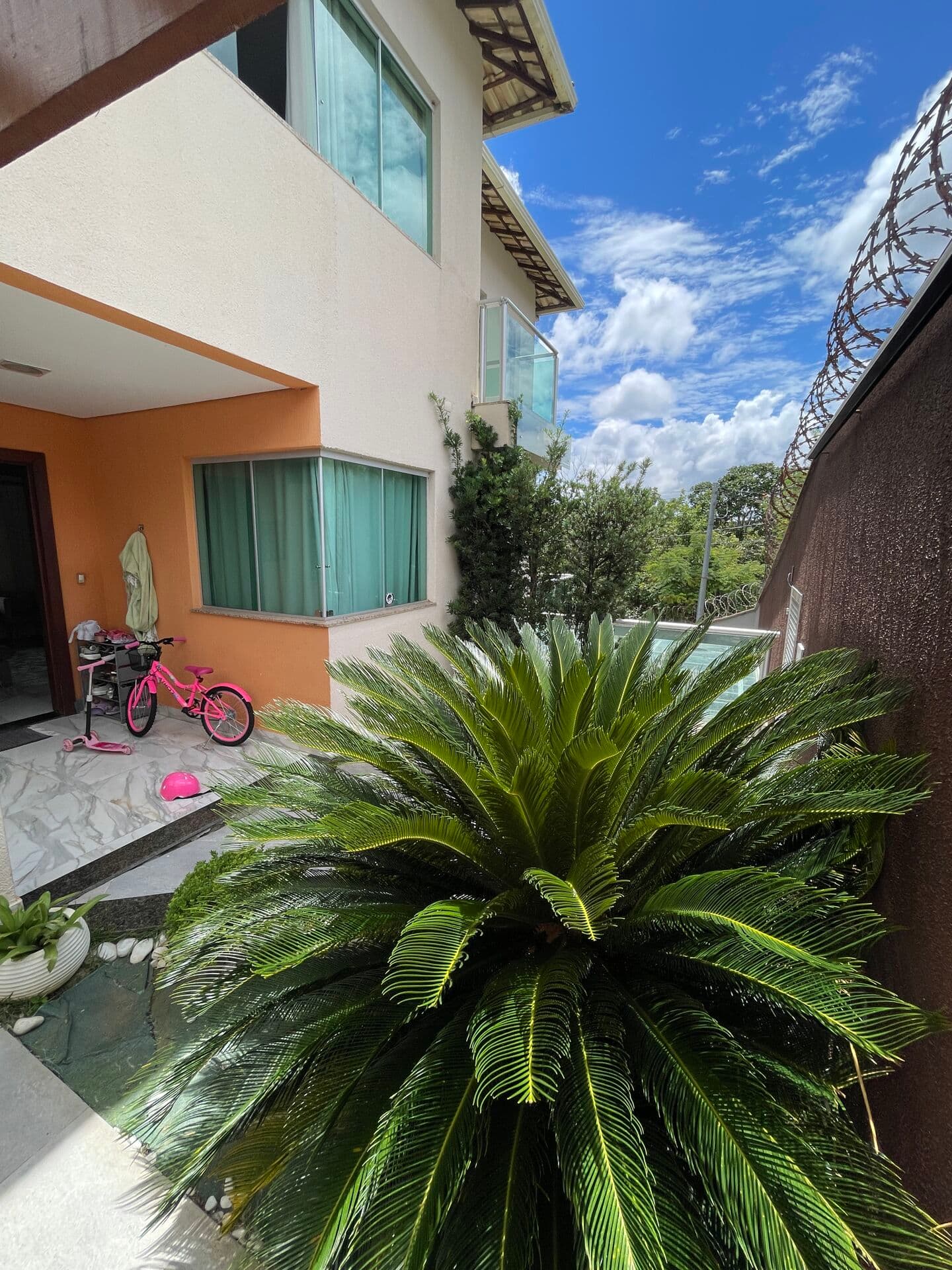 Casa excelente com piscina e semi mobiliada em Lagoa Santa