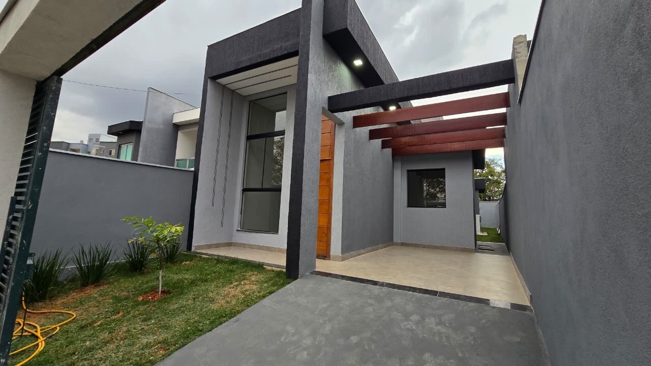 Linda casa a venda no Bairro Jardim Imperial