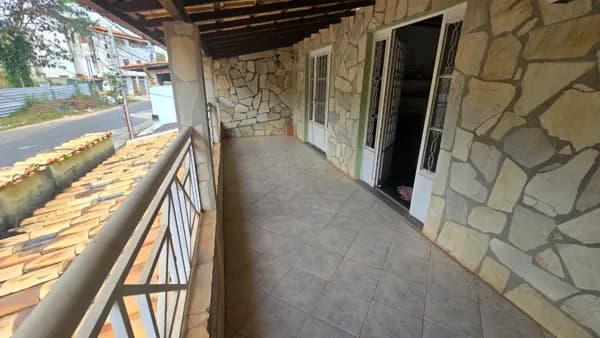 Casa de 120m com 4 quartos no Bairro Ovídio Guerra