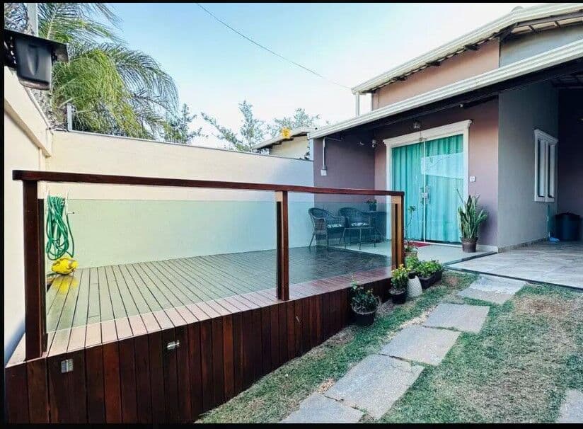 Excelente casa de oportunidade no Bairro Lundcea