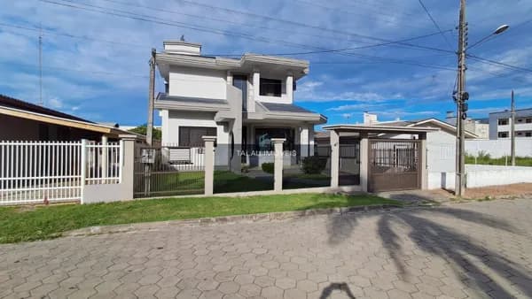 Casa Alto Padrão no Bairro Jardim das Avenidas