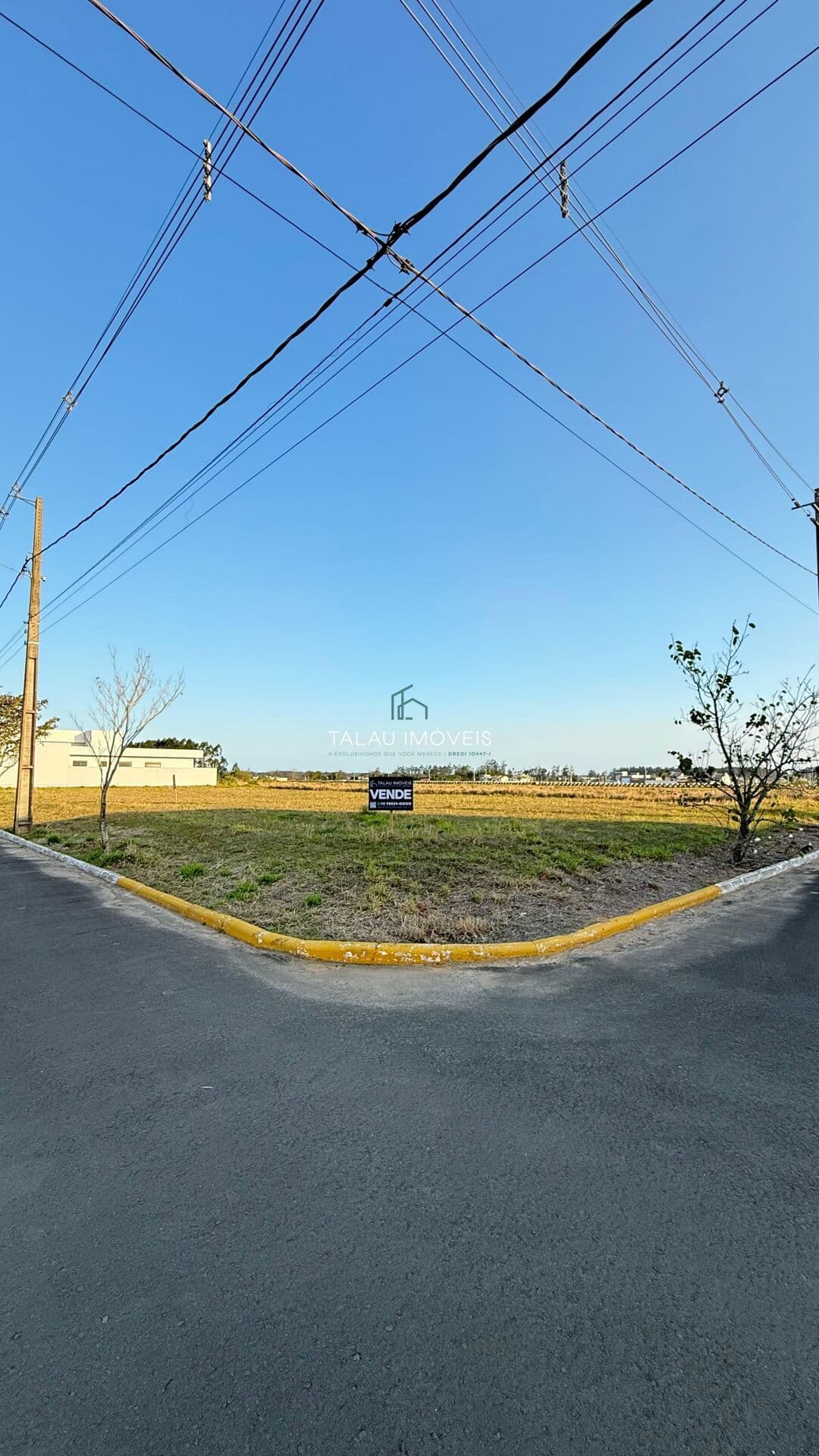 Terreno de esquina Localizado no Loteamento Açores, em Araranguá