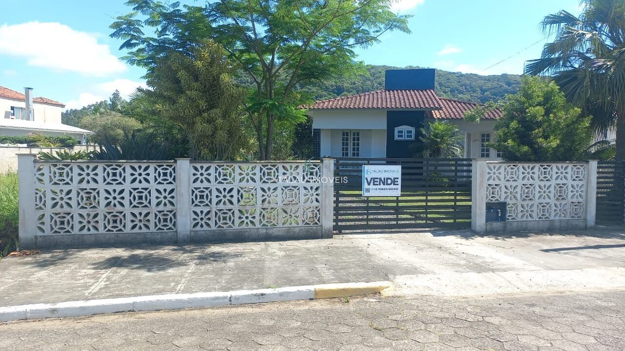 Casa onde as pessoas se conhecem uma a uma.