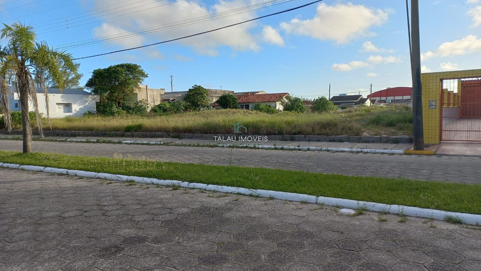 Oportunidade!!!Terreno medindo 1.080m2 esperando você investir