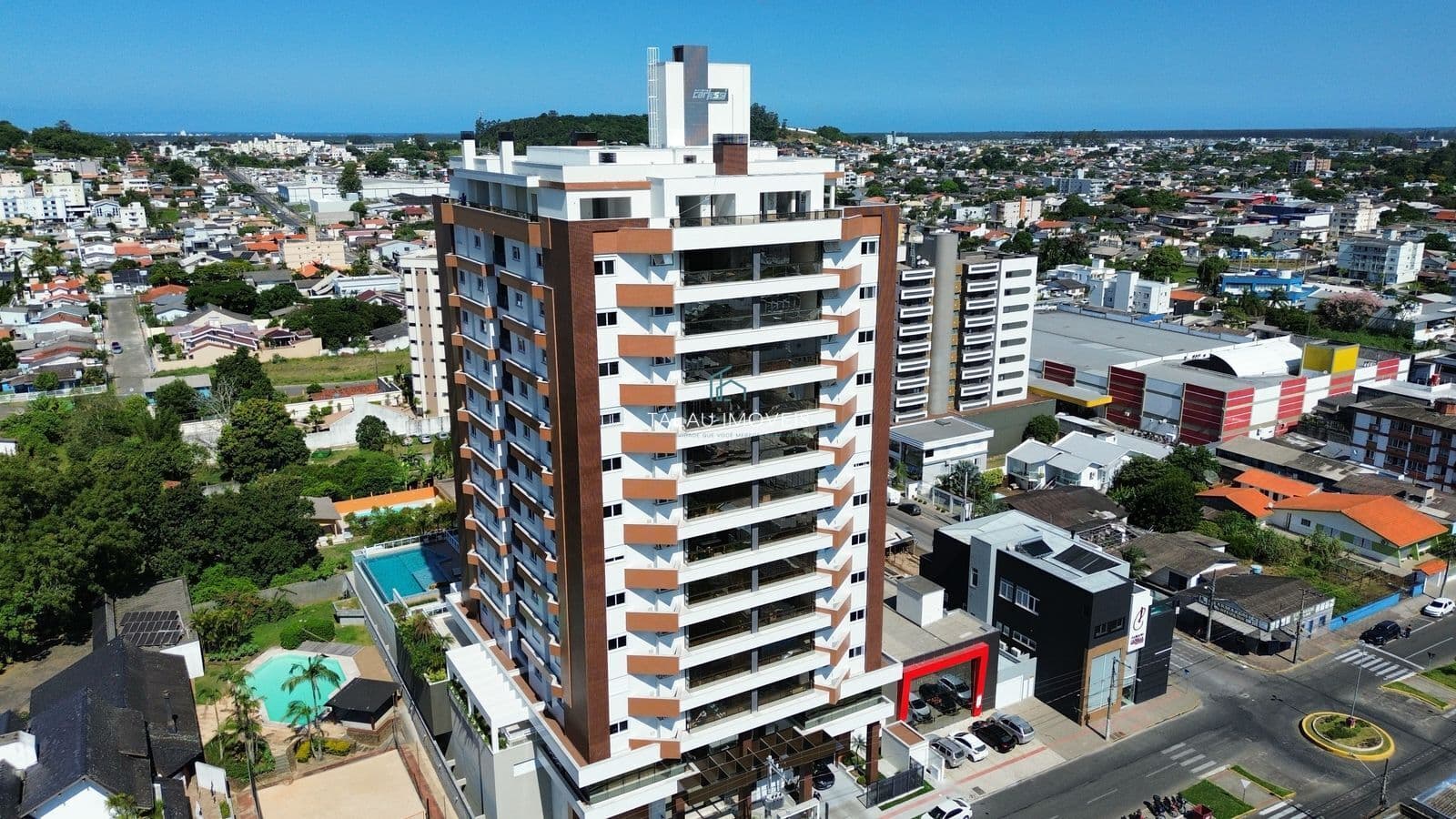 Apartamento Altíssimo Padrão. O Home Clube da cidade