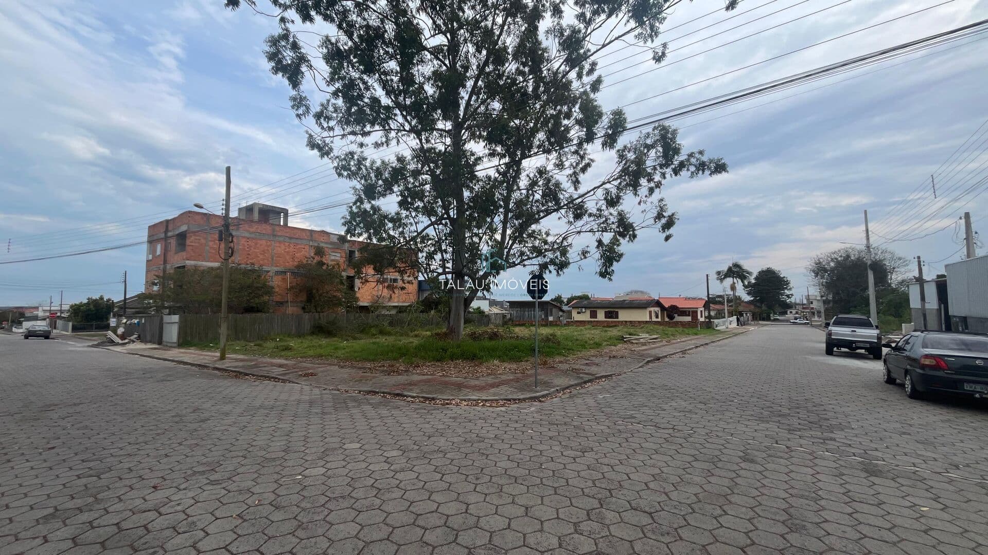Excelente Localização, um ótimo terreno de esquina no Jardim das Avenidas.