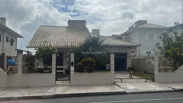 Casa alto padrão localizado na Coloninha, Araranguá