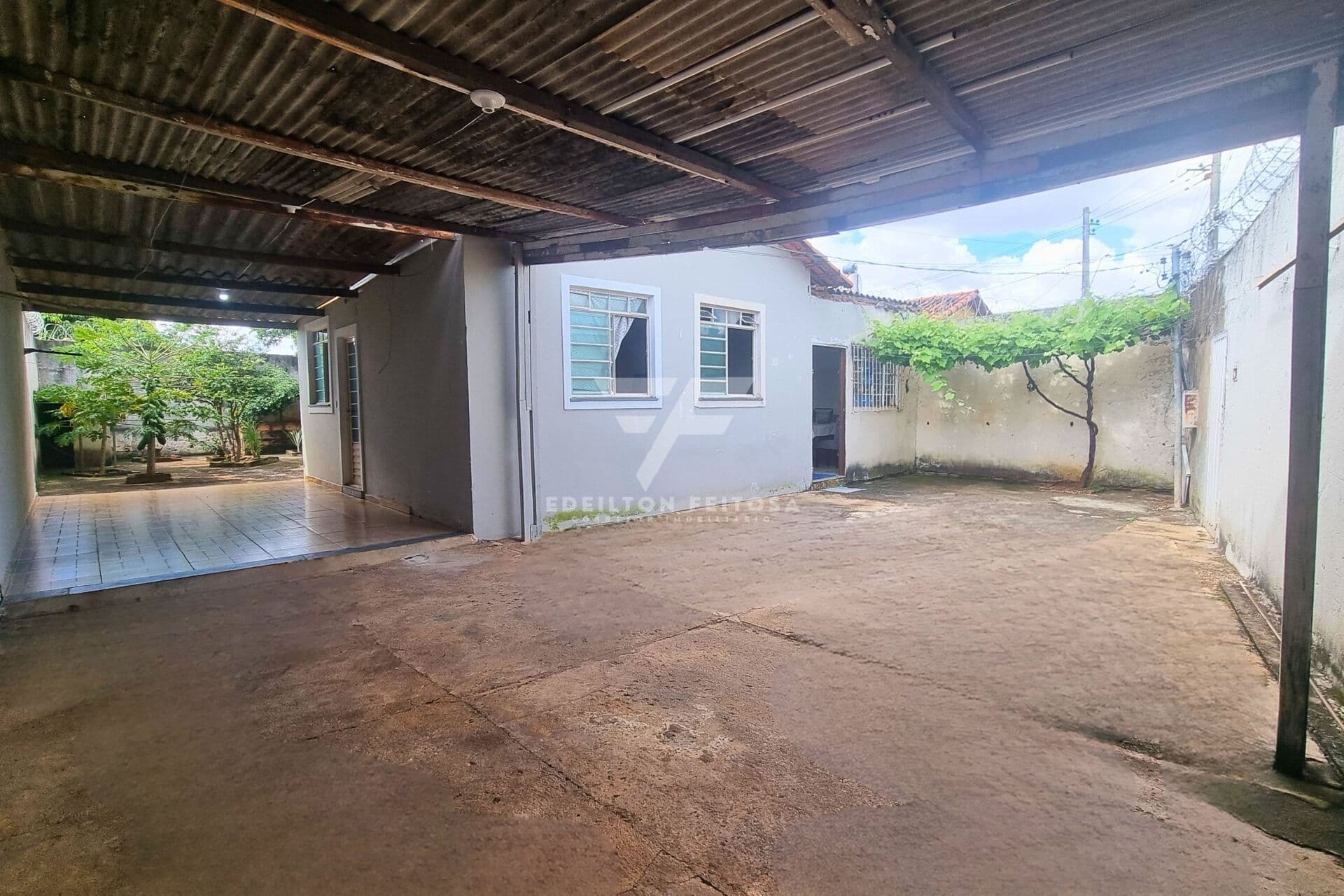 Casa com 2 Quartos, 105 m² em Terreno de 250 m² – Excelente Oportunidade de Valorização!