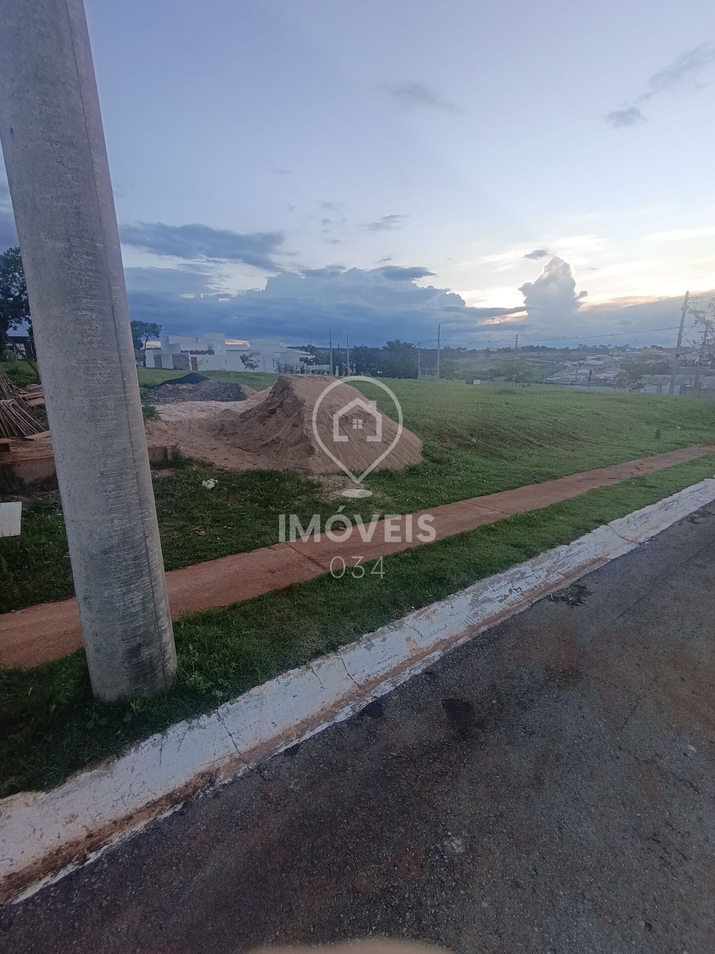 Terreno em Condomínio em Loteamento Villa das Artes, Araxá/MG