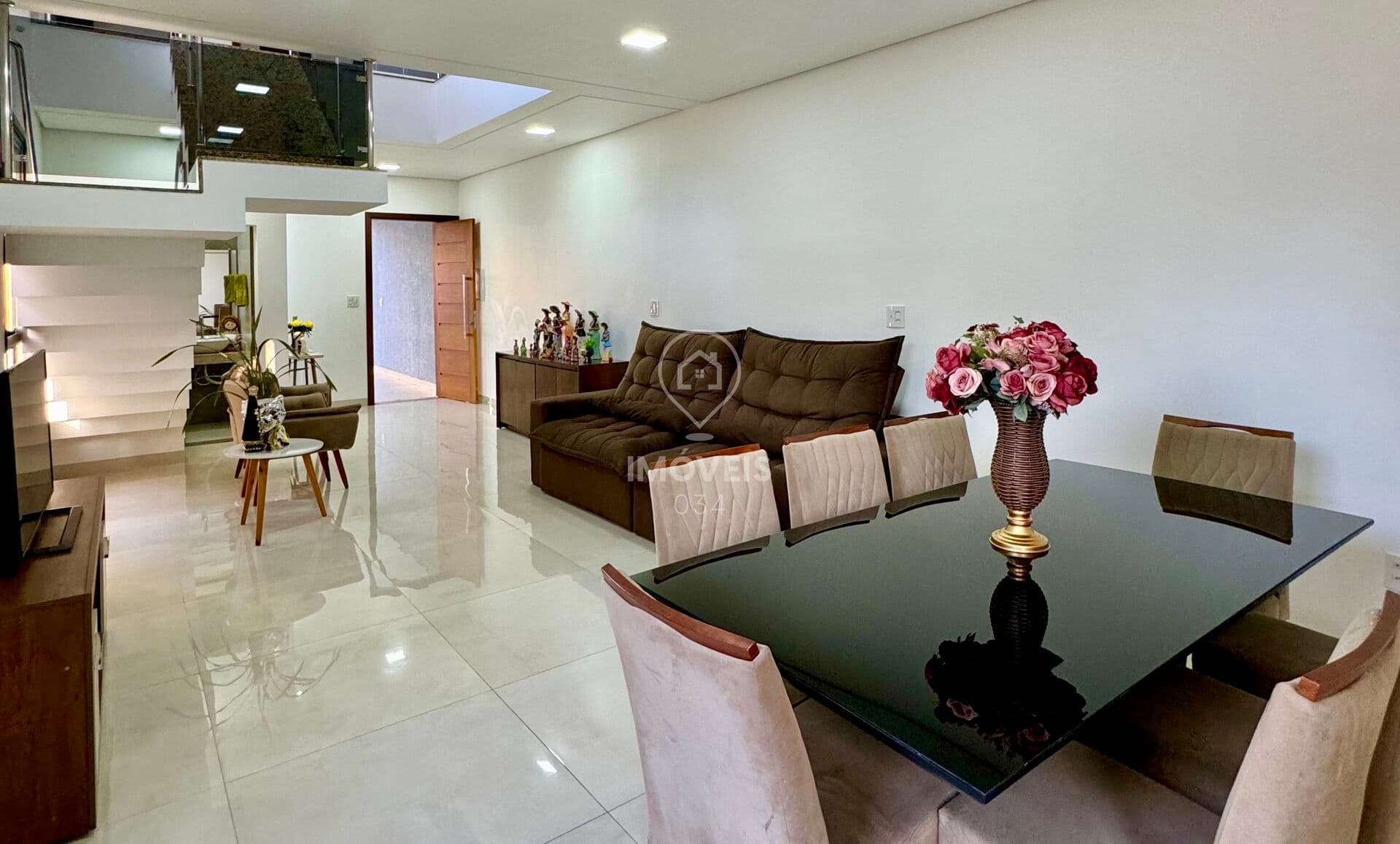 Casa Sobrado disponível para venda no Centro em Araxá-MG