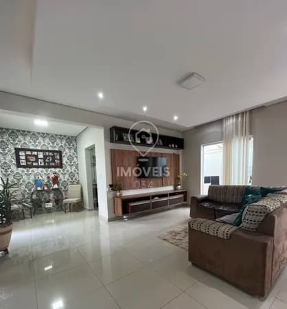 🏡 Casa à Venda no bairro Jardim das Primaveras II
