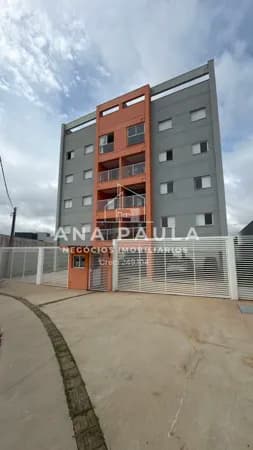 Apartamento com 02 dormitorios sendo 01 suite