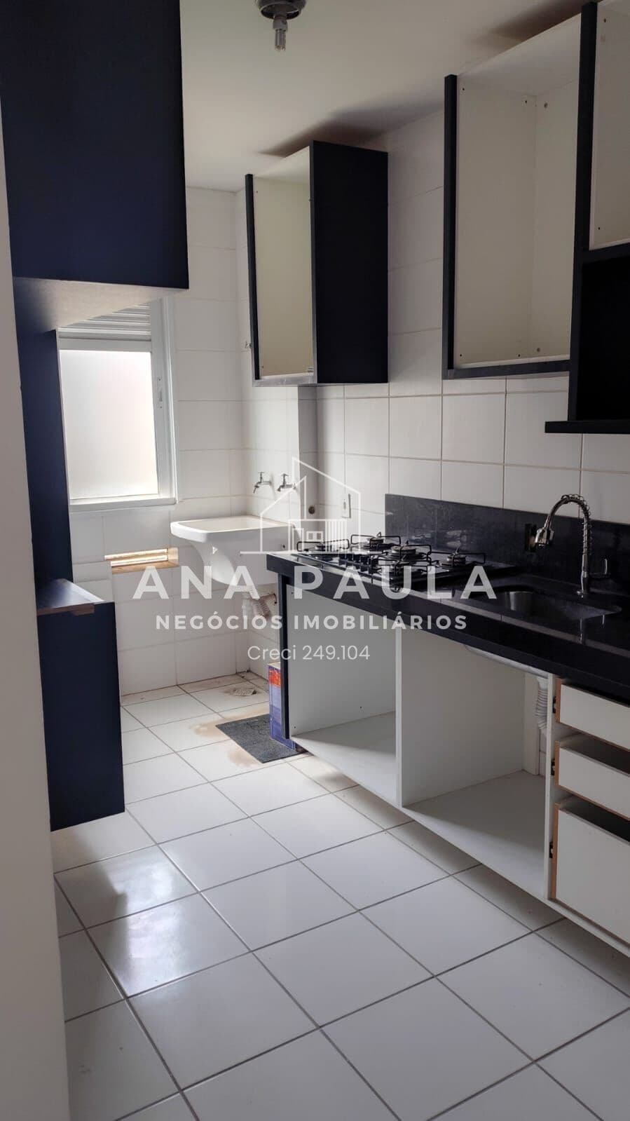 Apartamento com 02 dormitorios - 3 andar