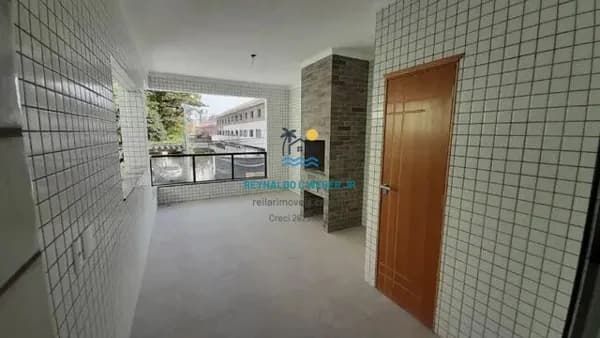 Casa Sobreposta Alta a venda com 3 suítes, 2 Vagas e Varanda Gourmet no bairro Campo Grande, Santos/SP