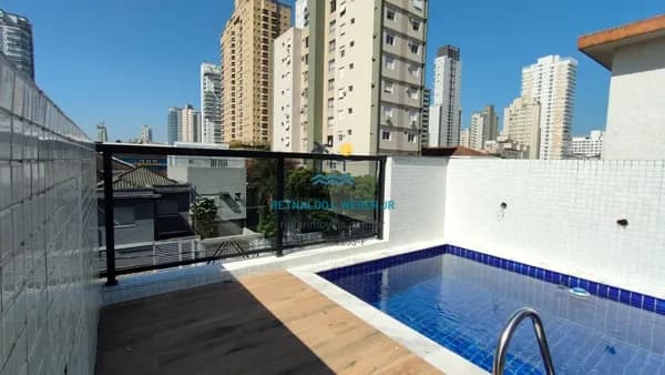 Casa Sobreposta Duplex com 3 suítes, 2 vagas, piscina e espaço gourmet com churrasqueira