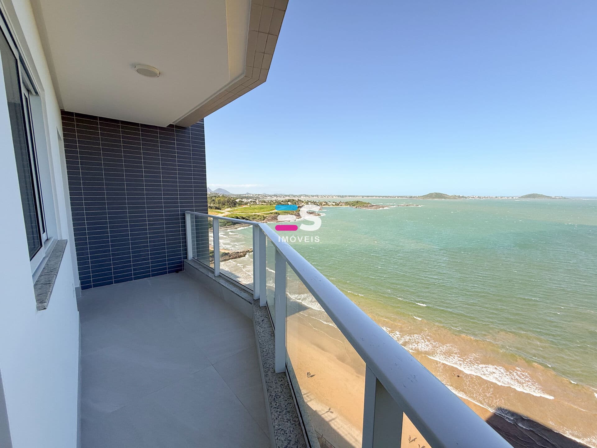 Apartamento novo de 3 quartos com suite de frente para o mar e uma excelente área de lazer