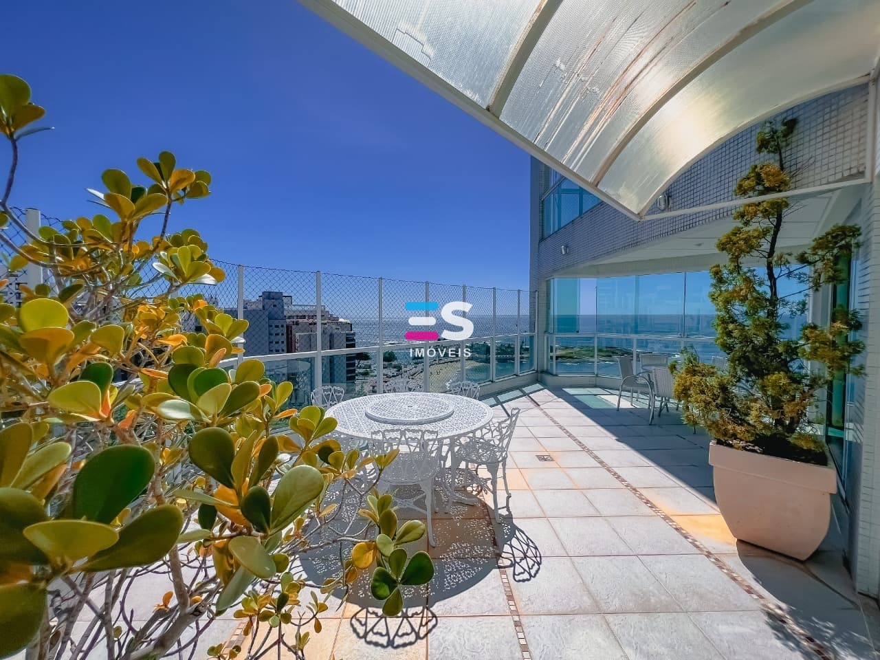 Cobertura duplex de 4 suítes com vista para a Areia Preta