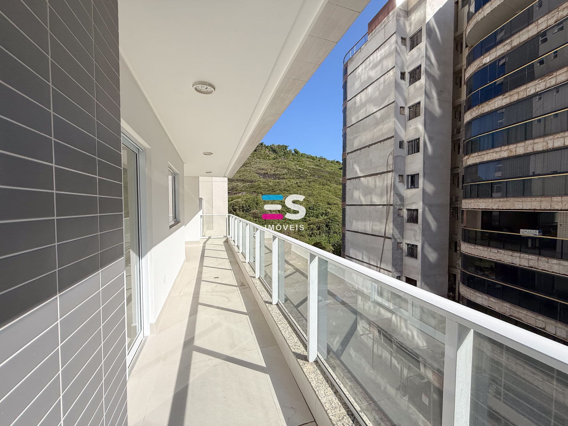 Apartamento novo de 3 quartos com suite, área externa e uma excelente área de lazer