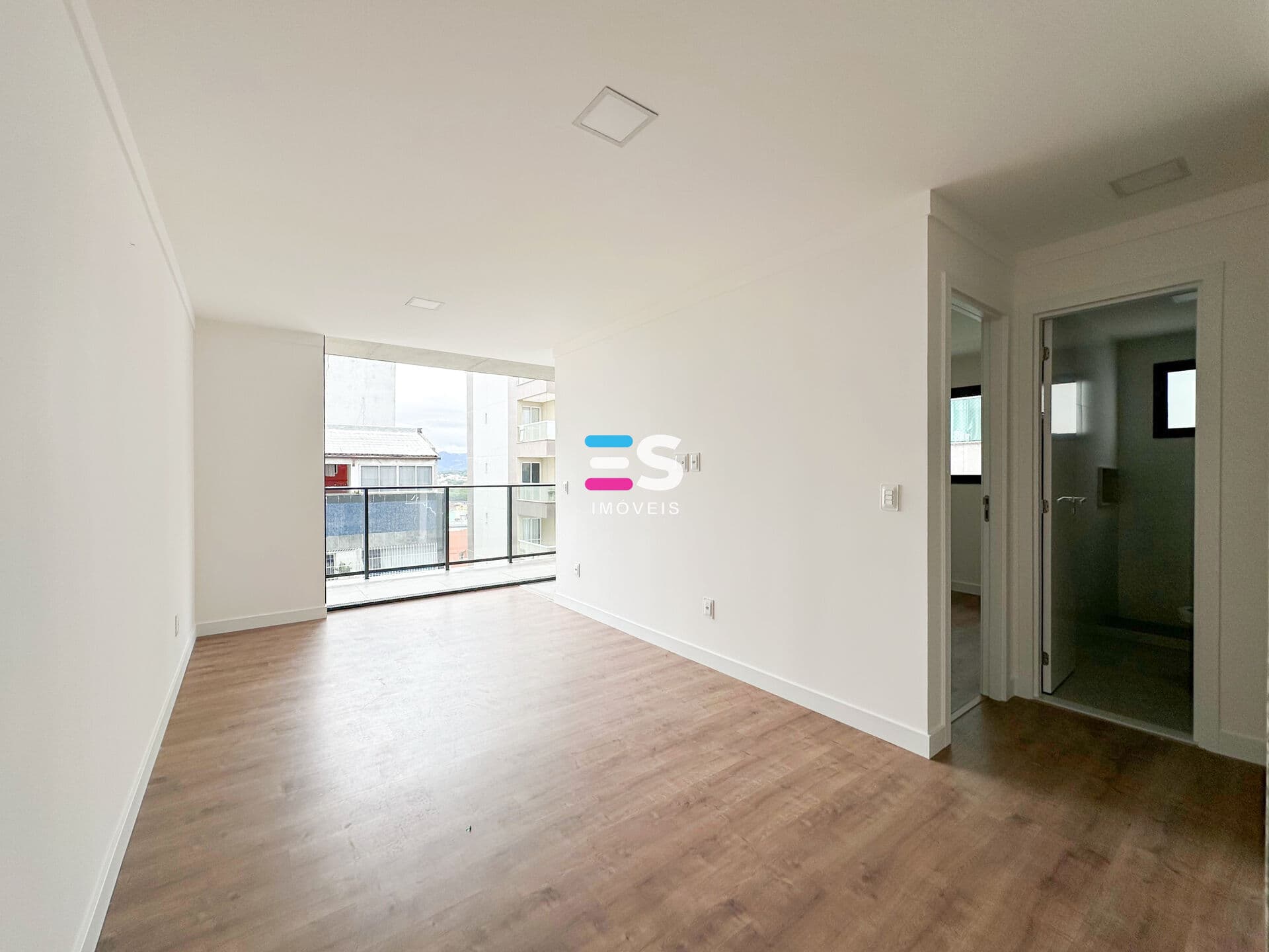 Apartamento novo, no Centro de Guarapari com 2 quartos e área de lazer