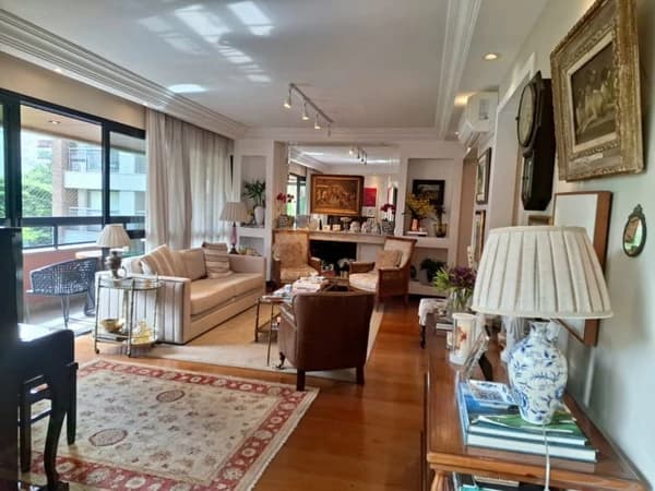 Apartamento à venda no bairro Moema em São Paulo/SP
