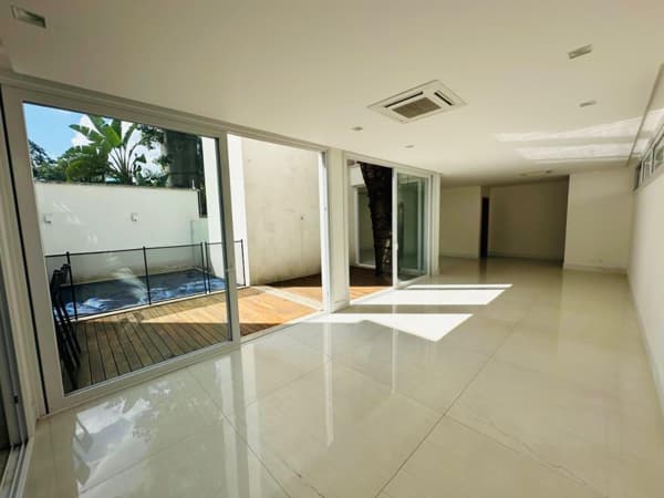 Apartamento à venda no bairro Jardim Petrópolis em São Paulo/SP