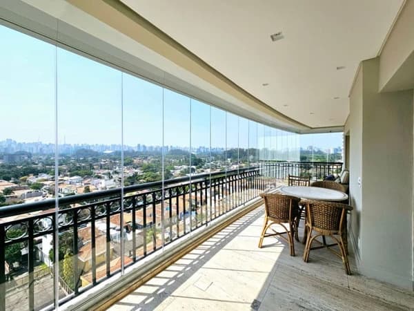 Apartamento à venda no bairro Vila Nova Conceição em São Paulo/SP