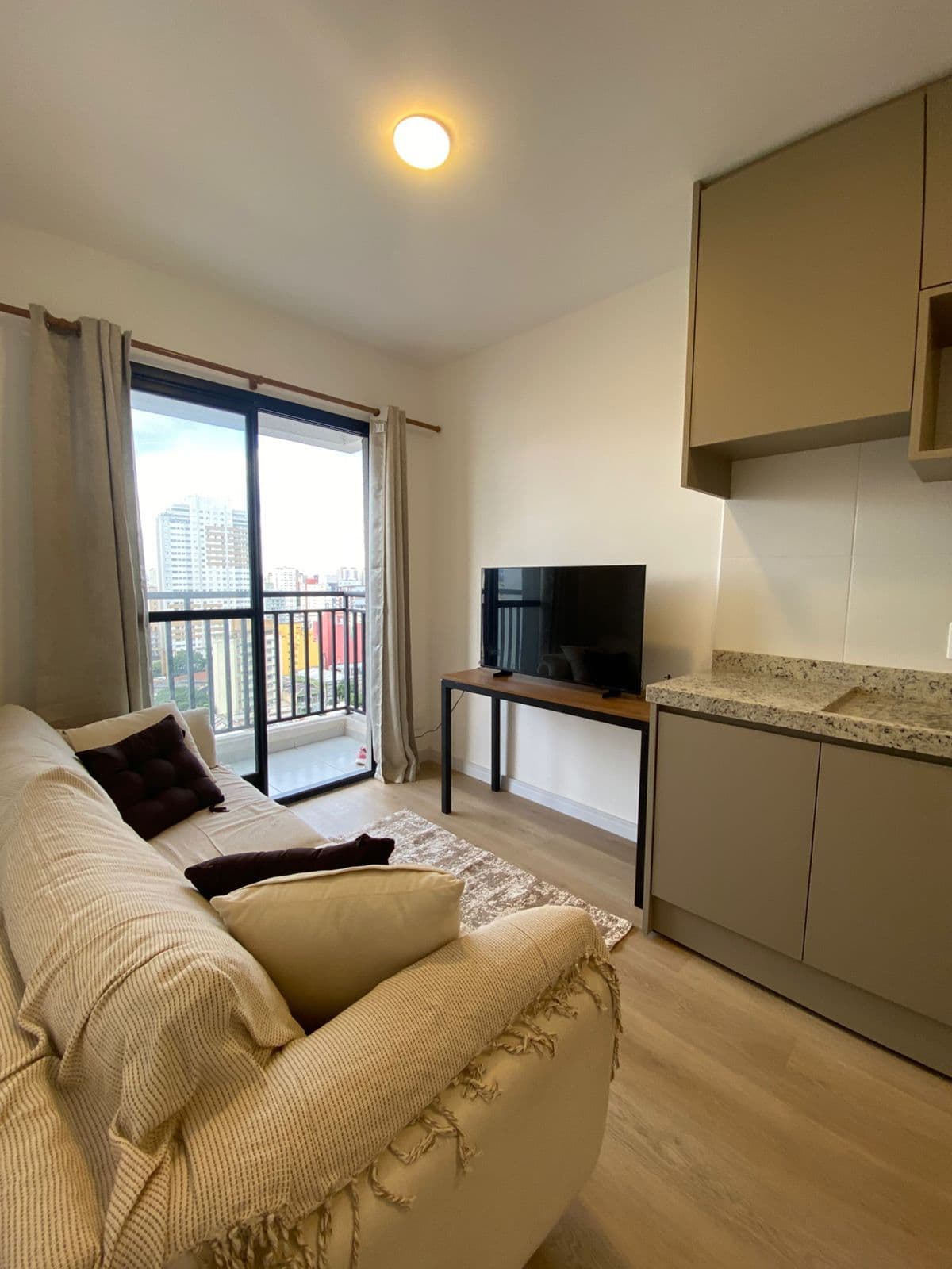 Studio moderno entre Santa Cecília e Marechal Deodoro | 29m² , Andar alto, Vista livre