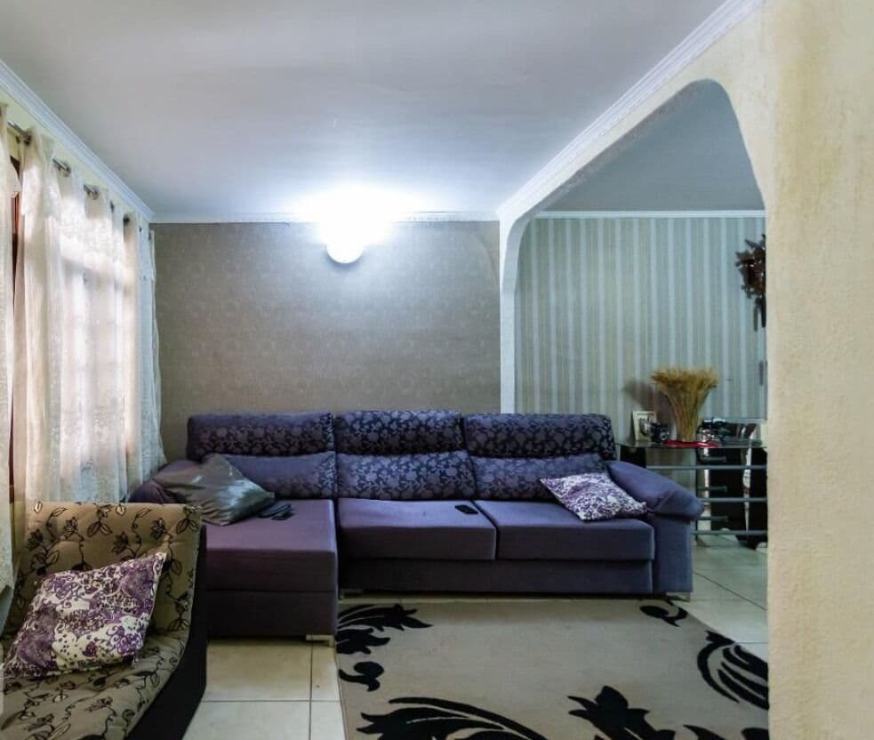 Casa com 3 Quartos, Suíte, Quintal e 2 Vagas em Região Residencial Tranquila.