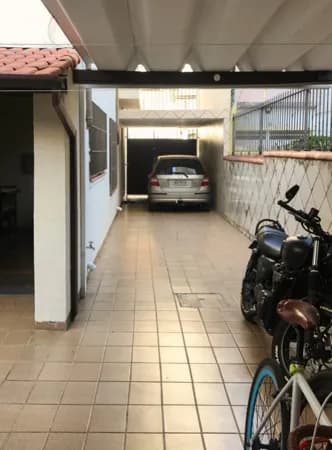 Sobrado Espaçoso com 4 Dormitórios e 6 Vagas em Região Nobre.