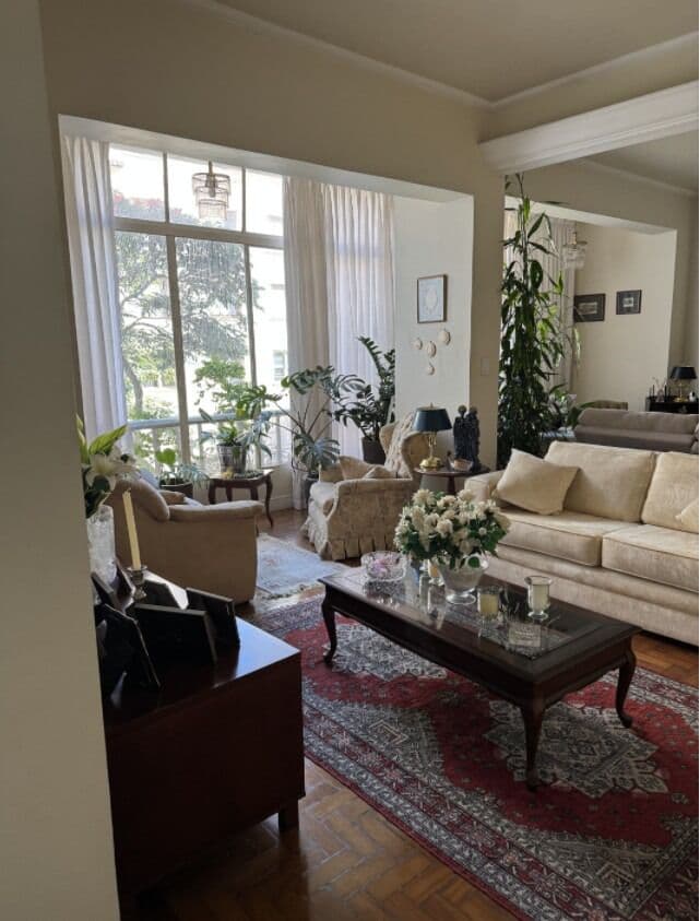 Apartamento Clássico à Venda em Higienópolis 220 m², Amplitude e Elegância em Localização Nobre.