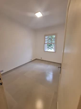 Apartamento amplo na Aclimação com 130 m², quintal e localização estratégica.